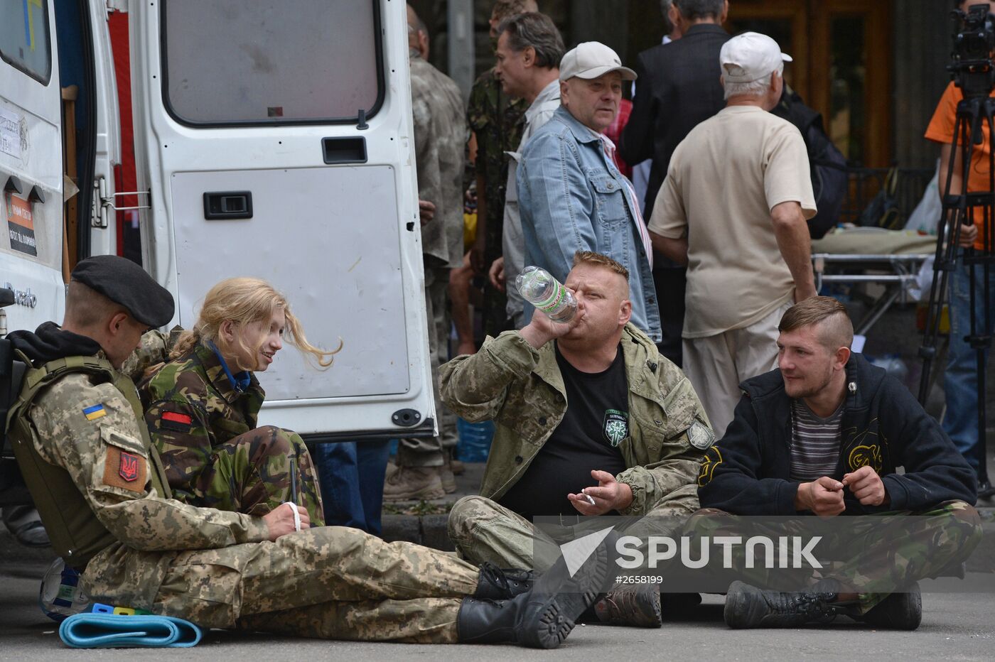 Right Sector rally at the building of Presidential Administration of Ukraine