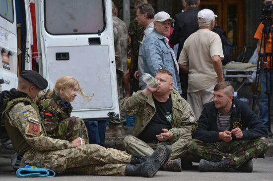 Right Sector rally at the building of Presidential Administration of Ukraine