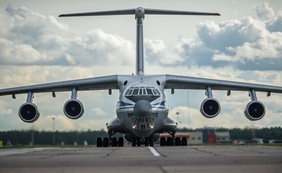 Servicemen injured as result of barrack collapse are delivered to Moscow