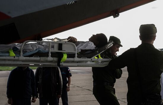 Servicemen injured as result of barrack collapse are delivered to Moscow