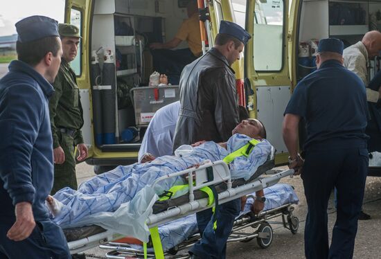 Servicemen injured as result of barrack collapse are delivered to Moscow