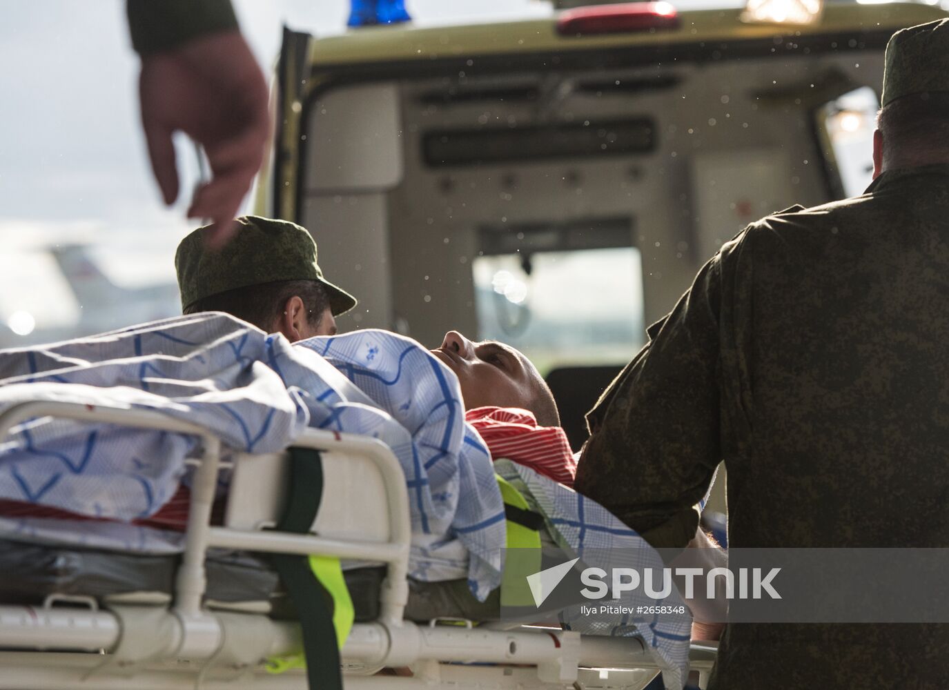 Servicemen injured as result of barrack collapse are delivered to Moscow