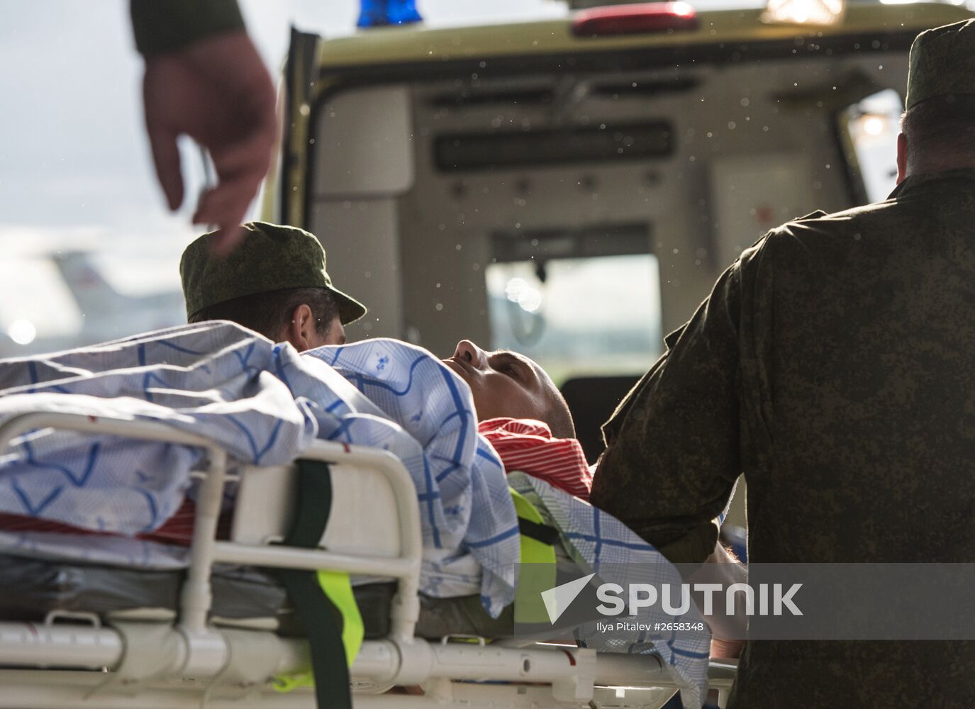 Servicemen injured as result of barrack collapse are delivered to Moscow