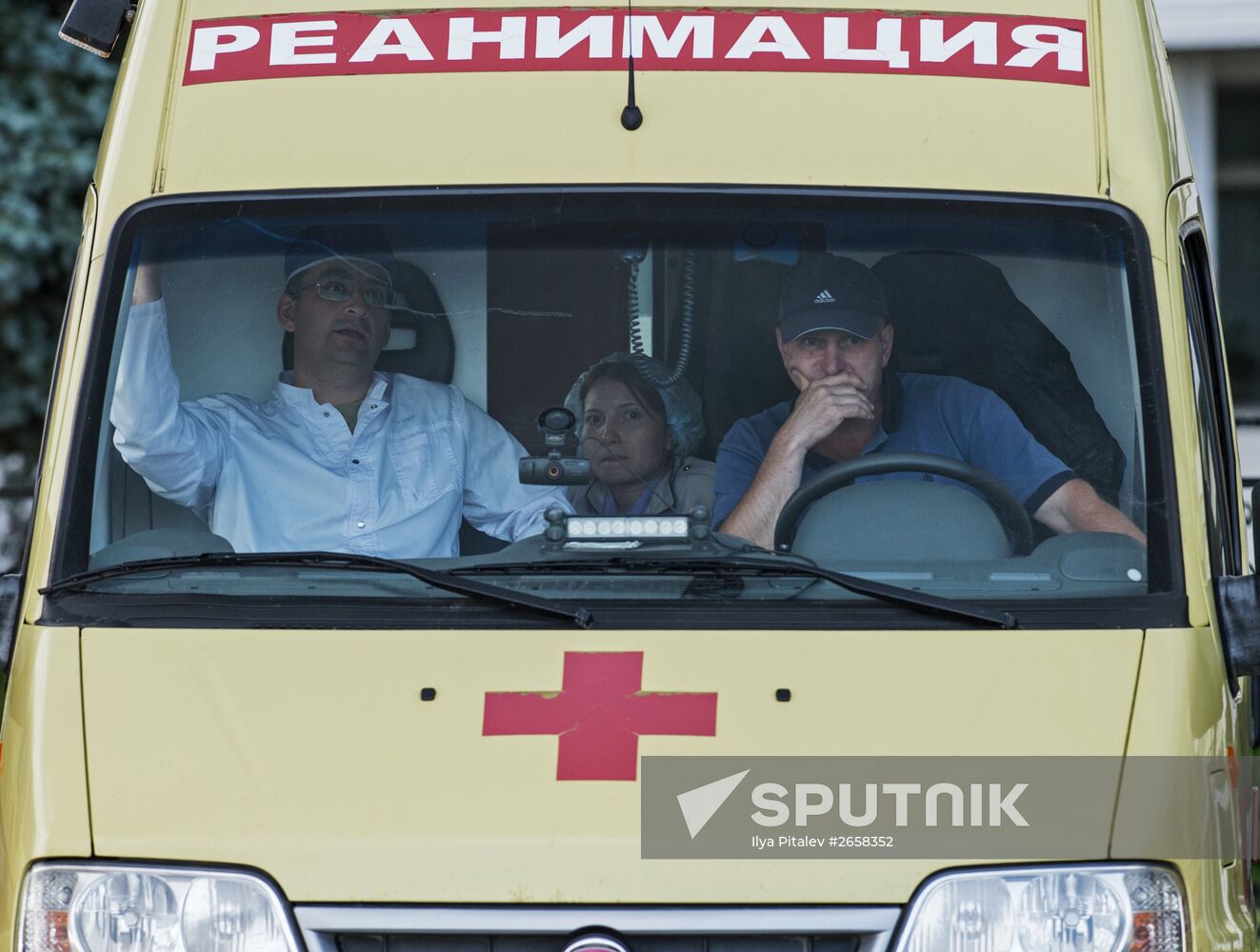 Servicemen injured as result of barrack collapse are delivered to Moscow