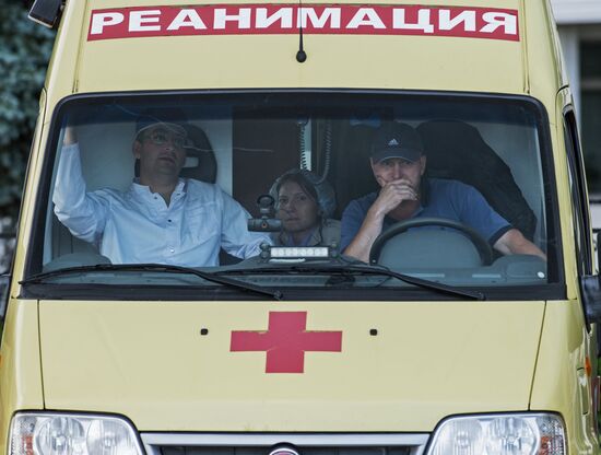 Servicemen injured as result of barrack collapse are delivered to Moscow
