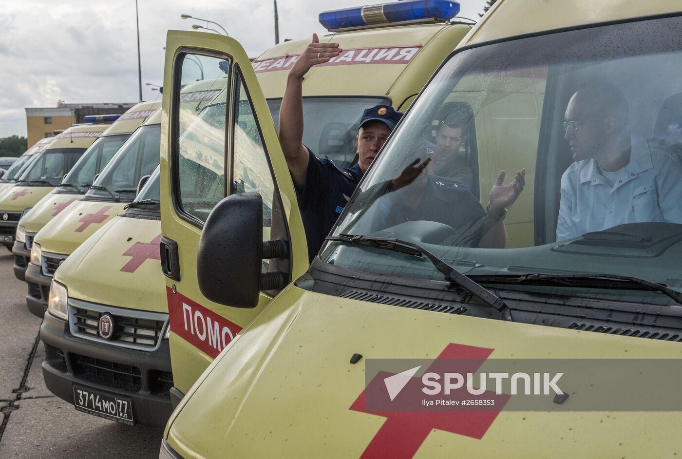 Servicemen injured as result of barrack collapse are delivered to Moscow