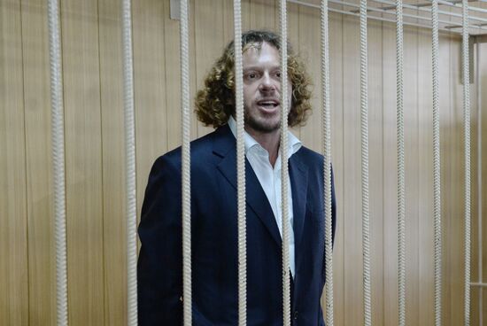 Investigators call for extending business person Sergei Polonsky's arrest warrant