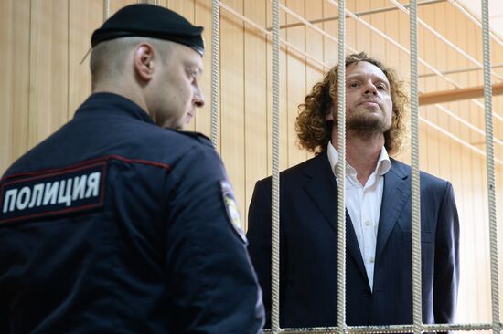 Investigators call for extending business person Sergei Polonsky's arrest warrant