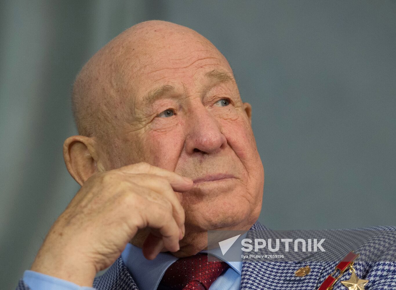 Soyuz-Apollo mission participants reunite in Moscow