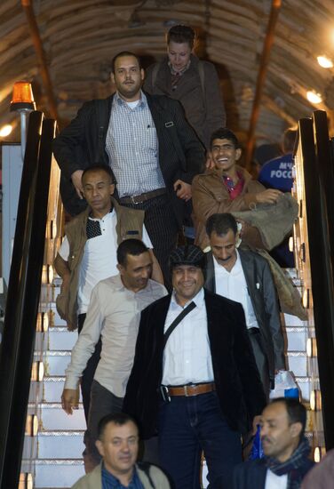 Russian Emergencies Ministry planes bring people fom Yemen to Moscow