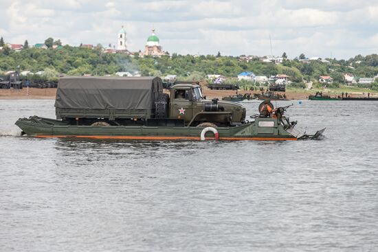 "Open Water" competition of Russian army's pontoon ferry units