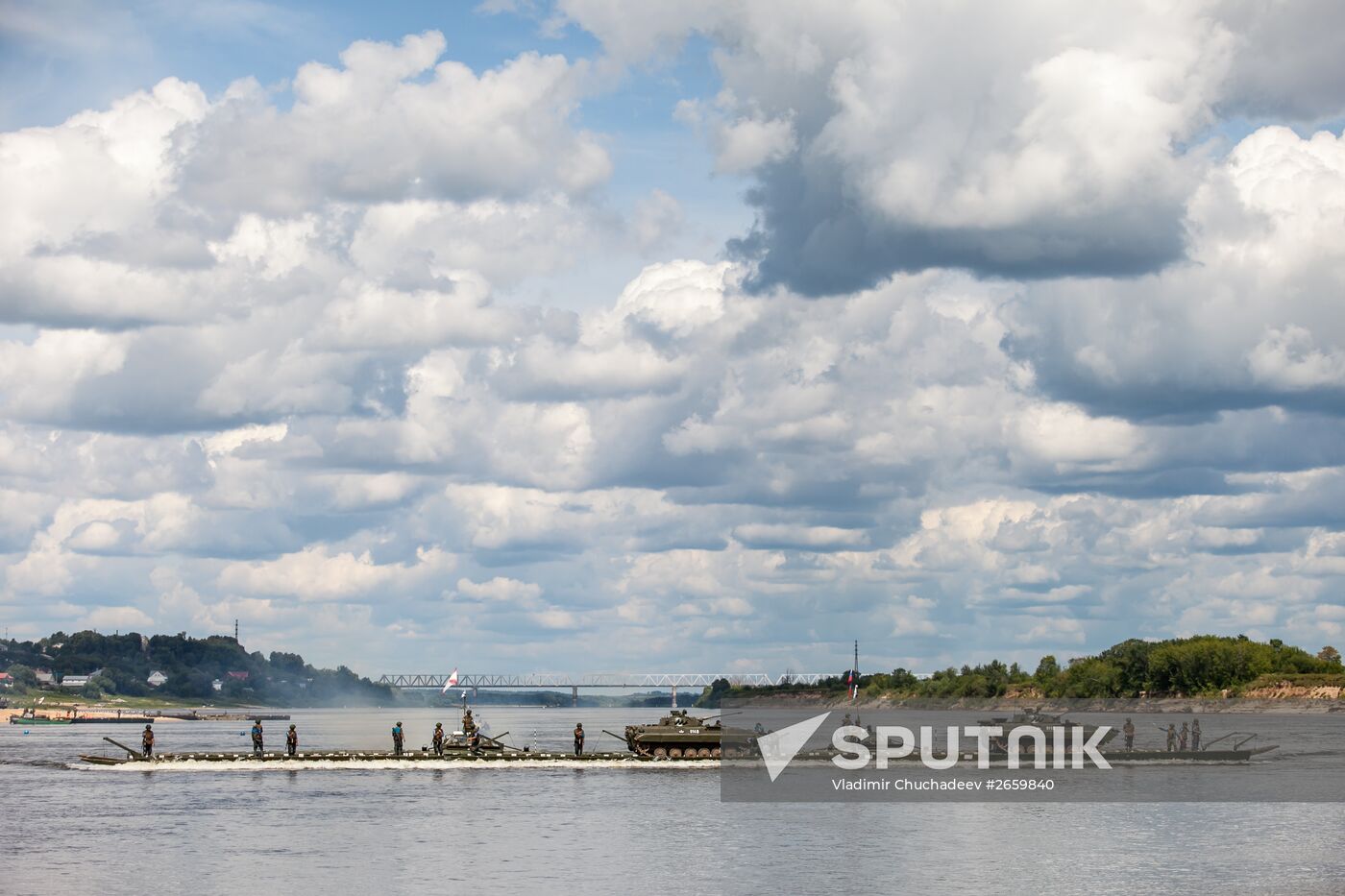 "Open Water" competition of Russian army's pontoon ferry units