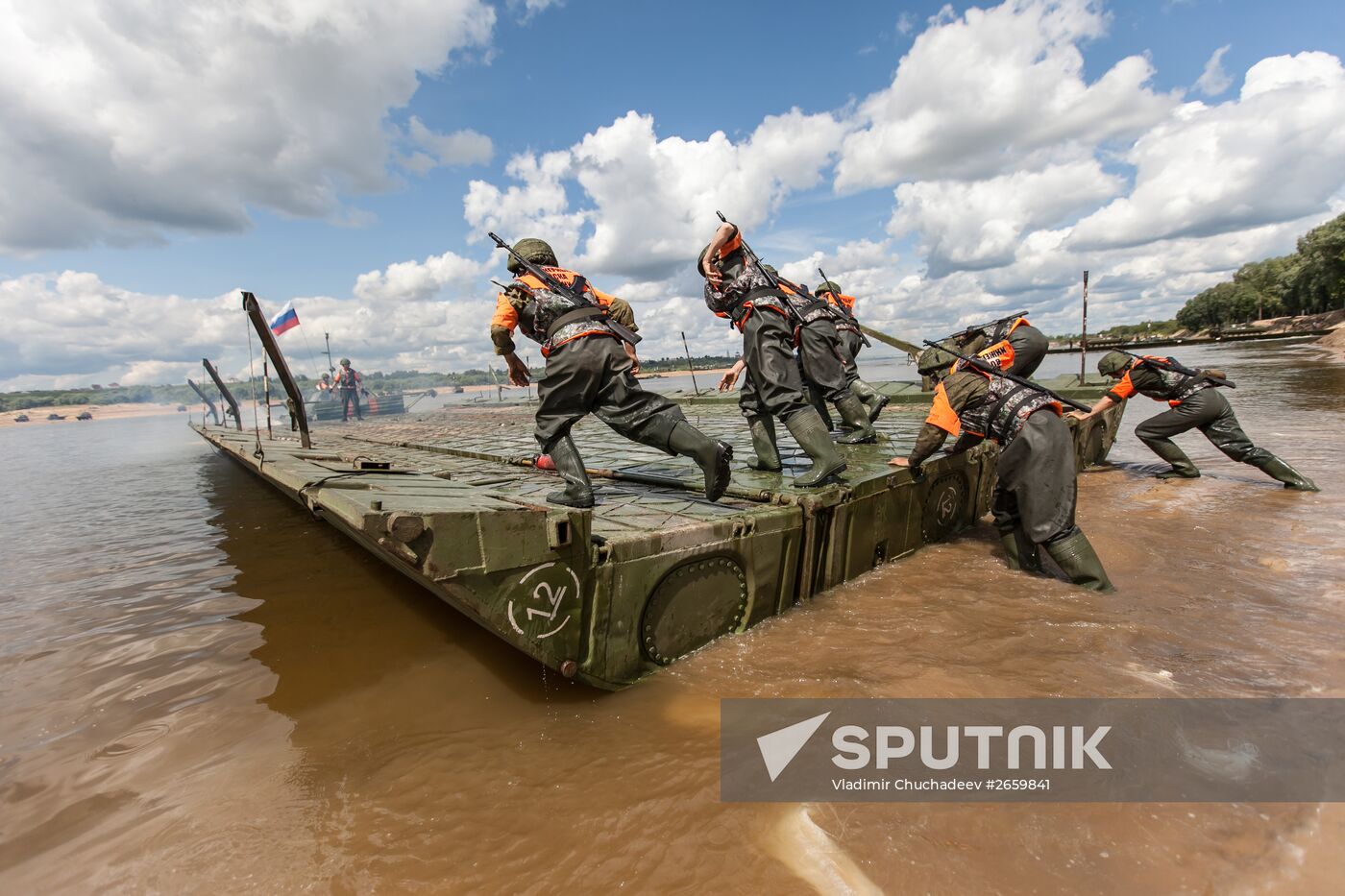 "Open Water" competition of Russian army's pontoon ferry units
