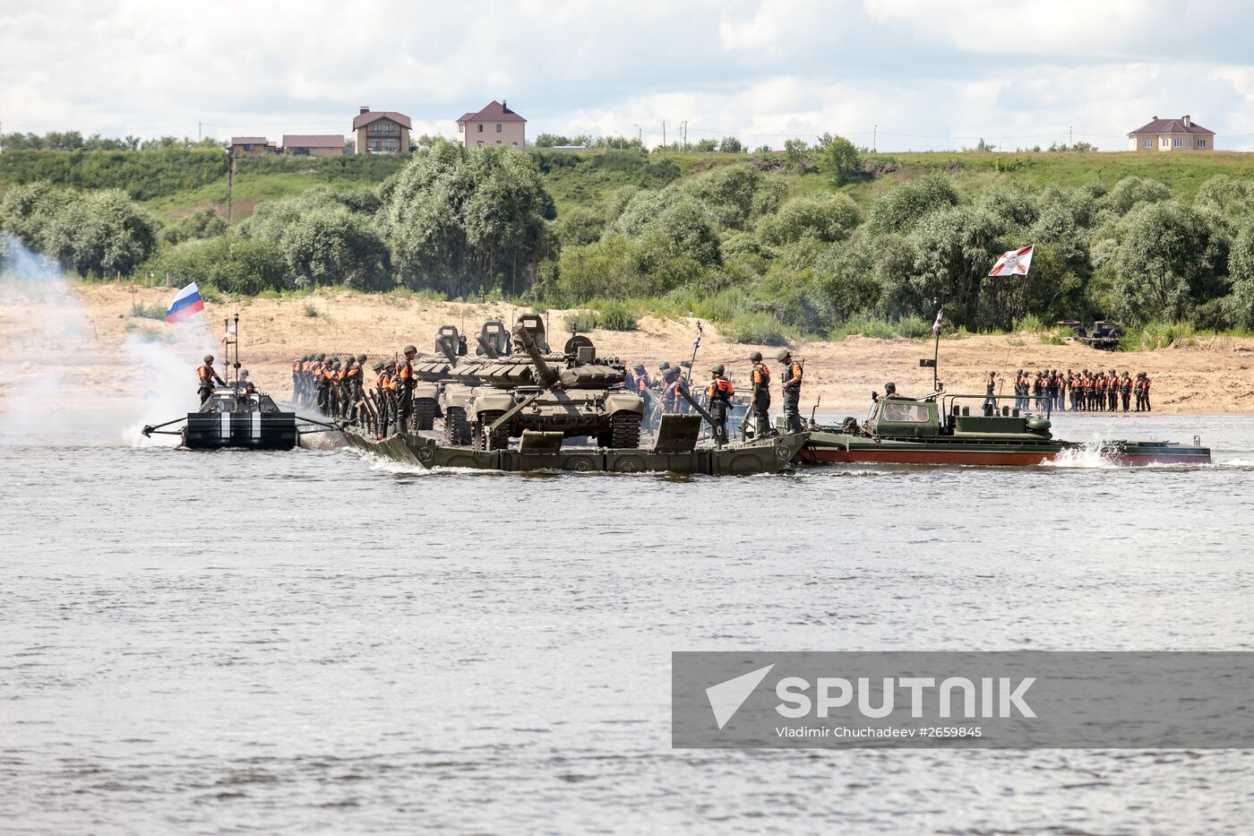 "Open Water" competition of Russian army's pontoon ferry units