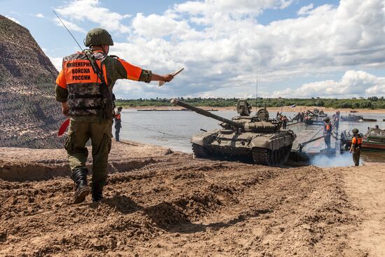 "Open Water" competition of Russian army's pontoon ferry units