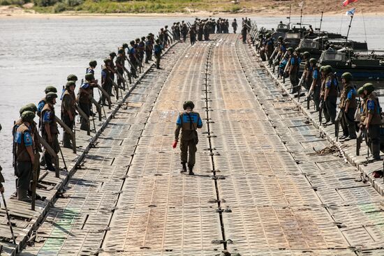 "Open Water" competition of Russian army's pontoon ferry units