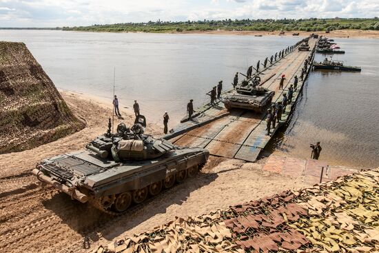 "Open Water" competition of Russian army's pontoon ferry units