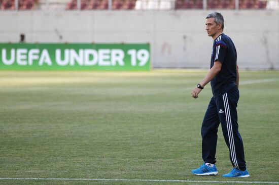 Football. UEFA Under 19 Championship. Russia vs. Greece