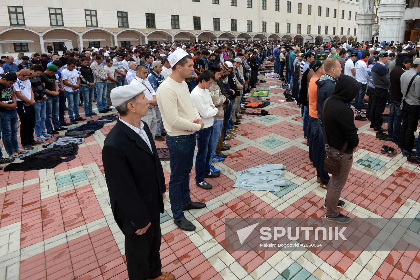 Muslims celebrate Eid al-Fitr in Russian regions
