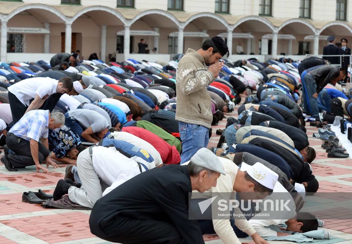 Muslims celebrate Eid al-Fitr in Russian regions