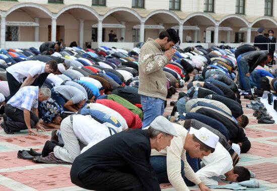 Muslims celebrate Eid al-Fitr in Russian regions