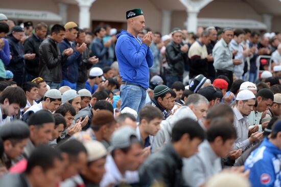 Muslims celebrate Eid al-Fitr in Russian regions