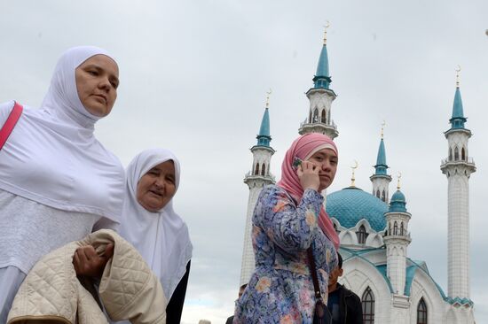 Muslims celebrate Eid al-Fitr in Russian regions