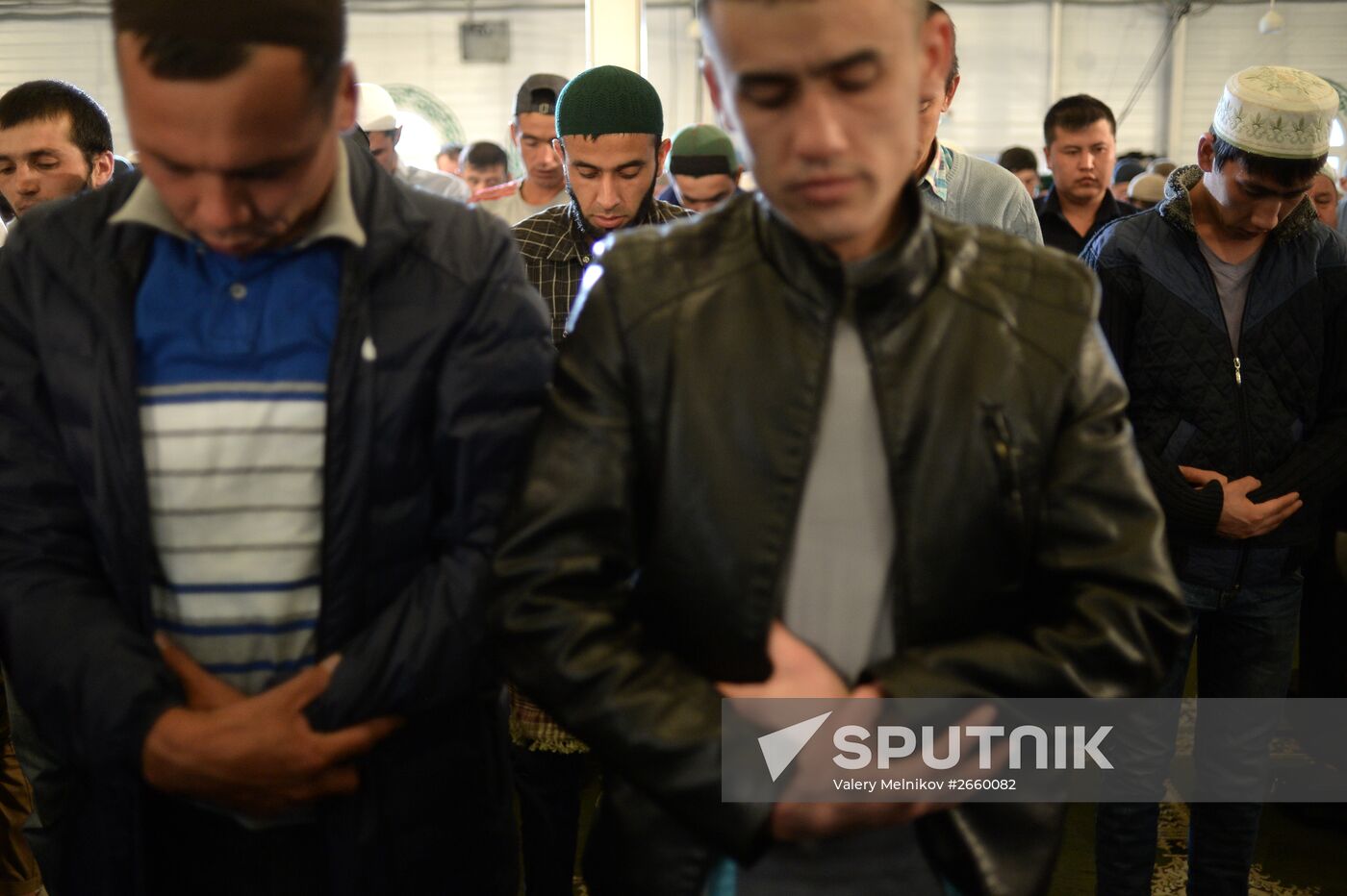 Muslims celebrate Eid al-Fitr in Moscow