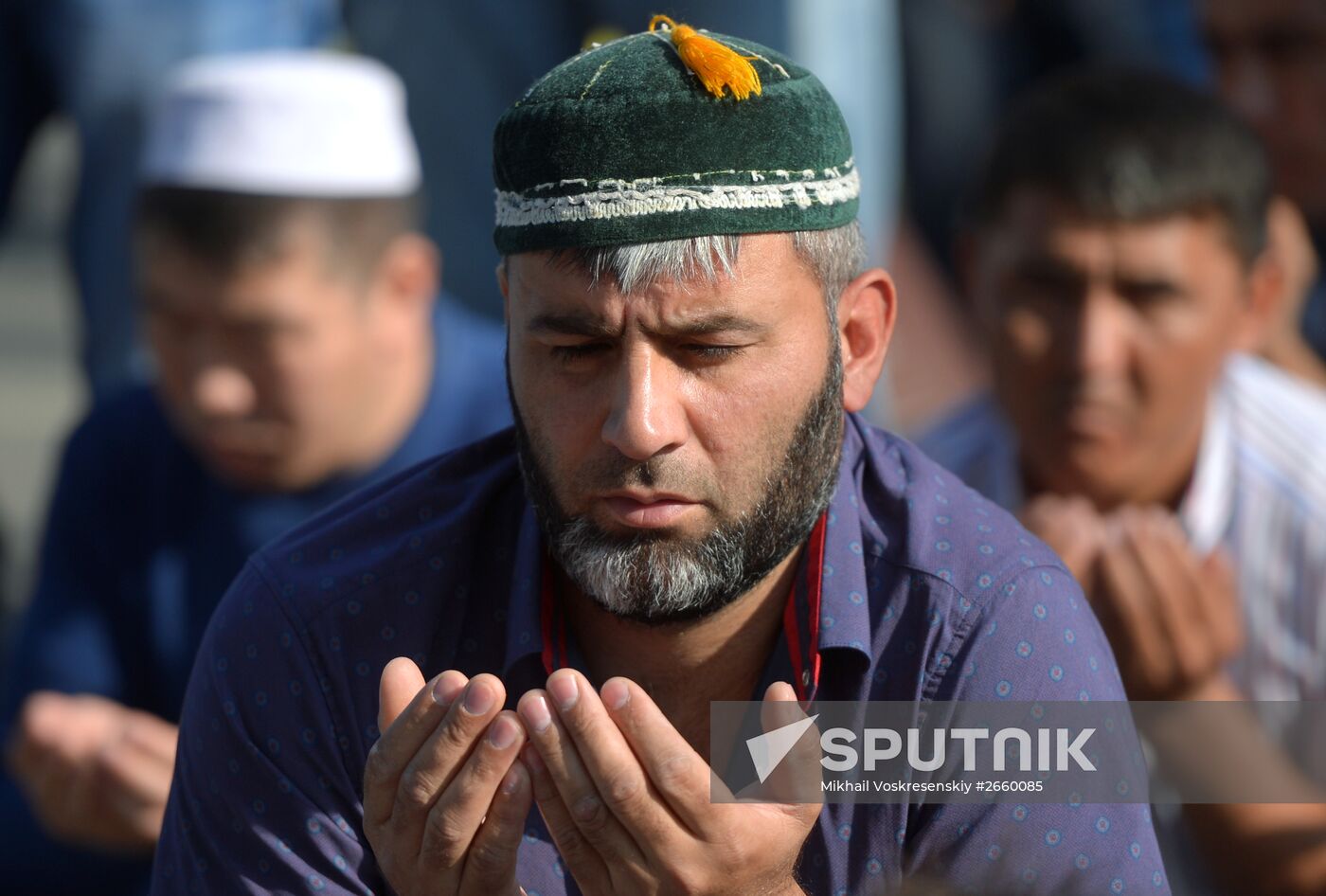 Muslims celebrate Eid al-Fitr in Moscow