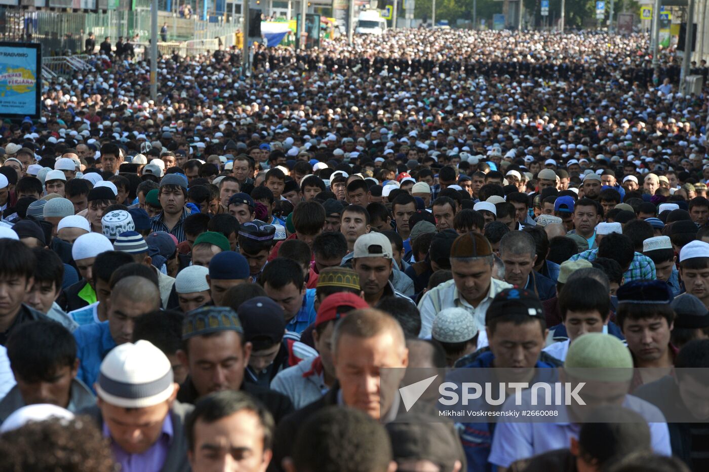 Muslims celebrate Eid al-Fitr in Moscow