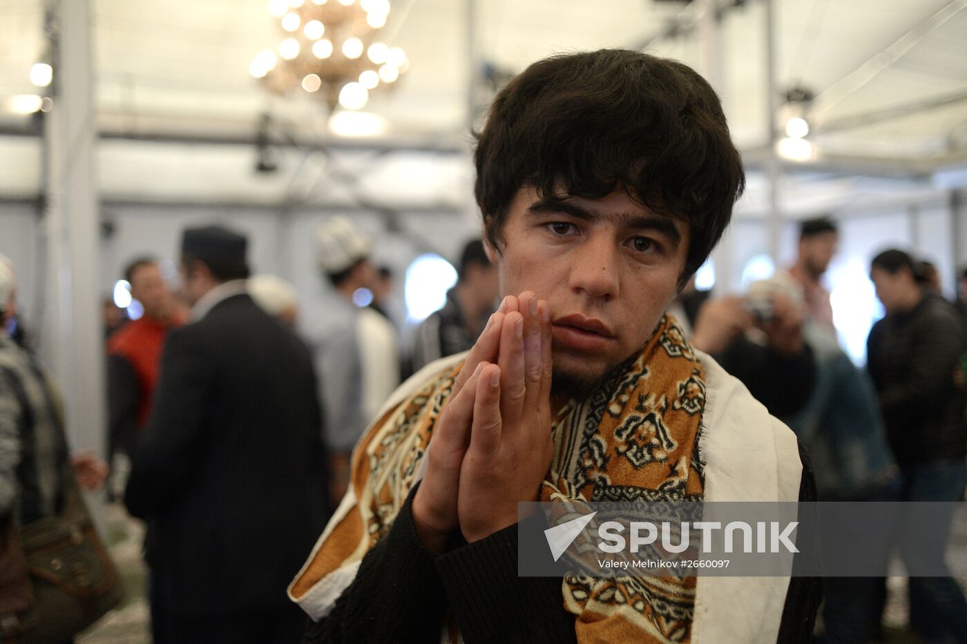 Muslims celebrate Eid al-Fitr in Moscow