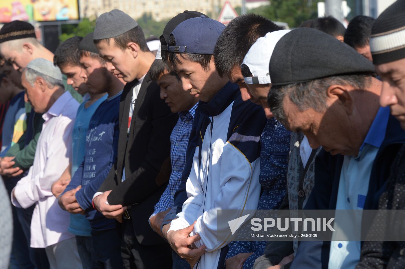 Muslims celebrate Eid al-Fitr in Moscow