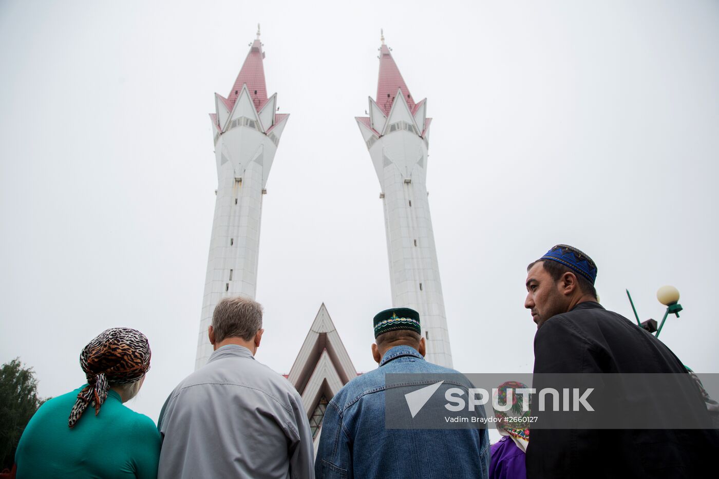 Muslims celebrate Eid al-Fitr in Russian regions
