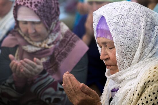 Muslims celebrate Eid al-Fitr in Russian regions