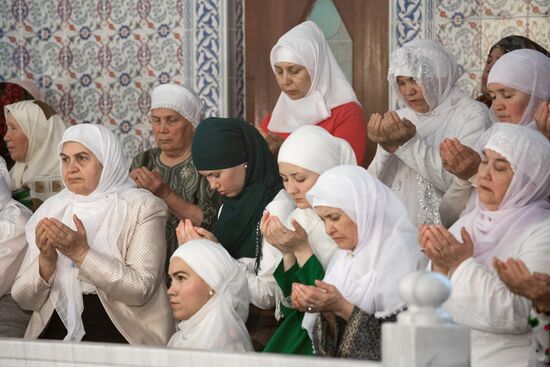 Muslims celebrate Eid al-Fitr in Russian regions