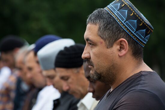 Muslims celebrate Eid al-Fitr in Russian regions