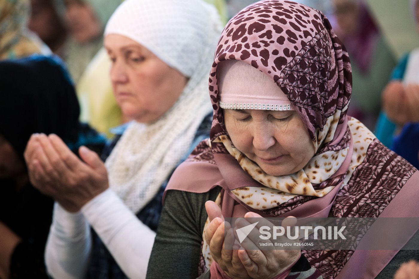 Muslims celebrate Eid al-Fitr in Russian regions