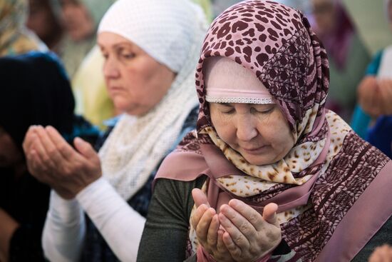 Muslims celebrate Eid al-Fitr in Russian regions