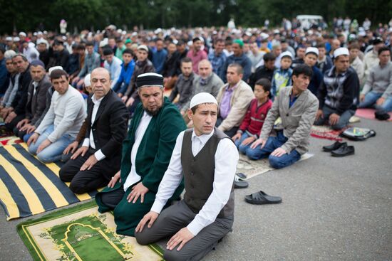 Muslims celebrate Eid al-Fitr in Russian regions