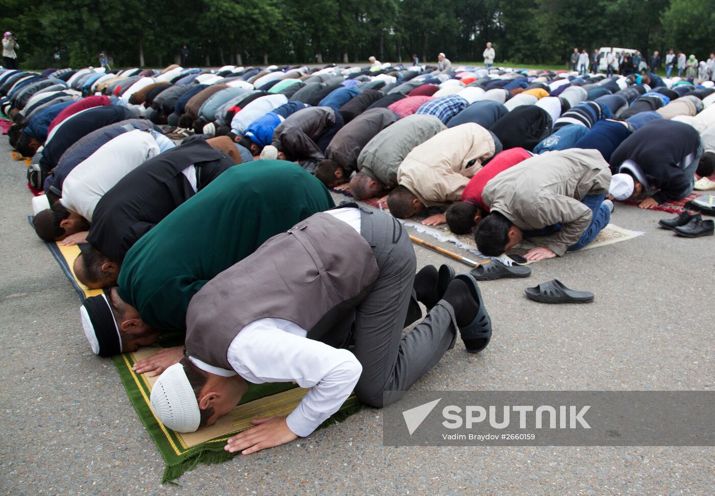 Muslims celebrate Eid al-Fitr in Russian regions