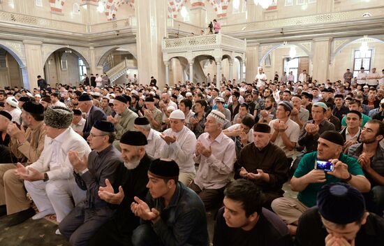 Muslims celebrate Eid al-Fitr in Russian regions