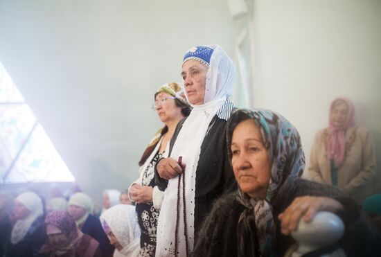 Muslims celebrate Eid al-Fitr in Russian regions