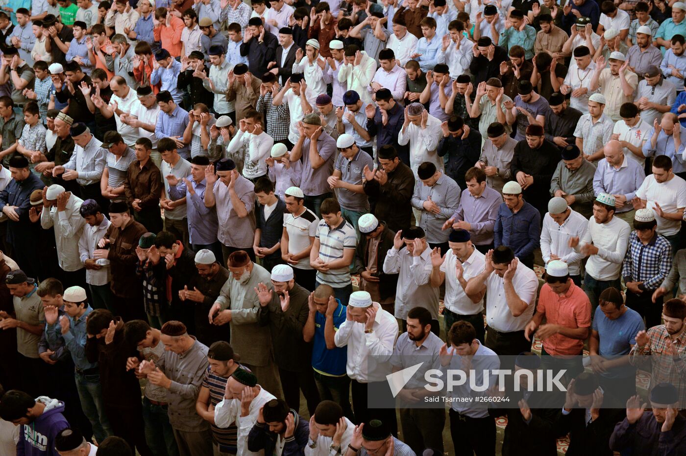 Muslims celebrate Eid al-Fitr in Russian regions