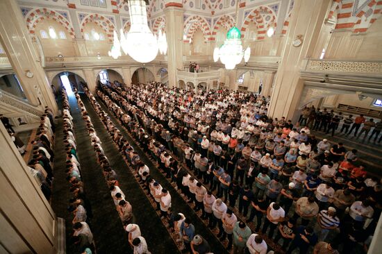 Muslims celebrate Eid al-Fitr in Russian regions