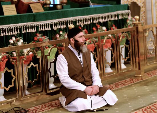 Muslims celebrate Eid al-Fitr in Russian regions