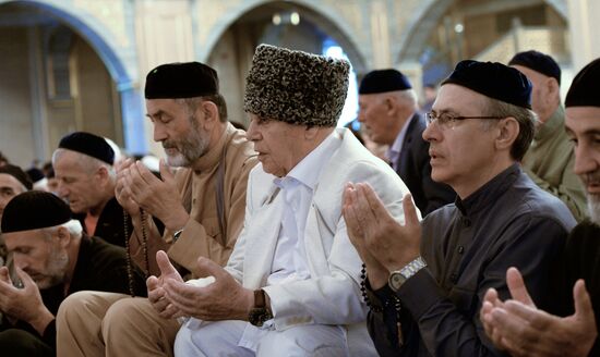 Muslims celebrate Eid al-Fitr in Russian regions