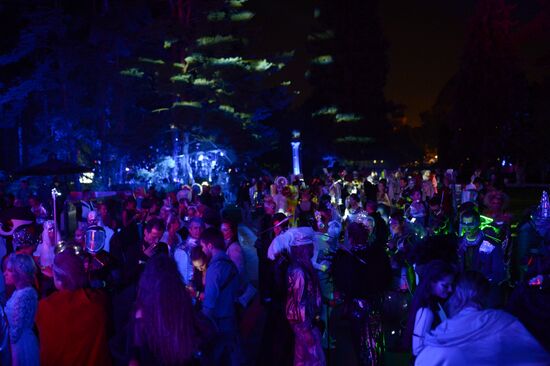 Midsummer Night’s Dream Costume Ball