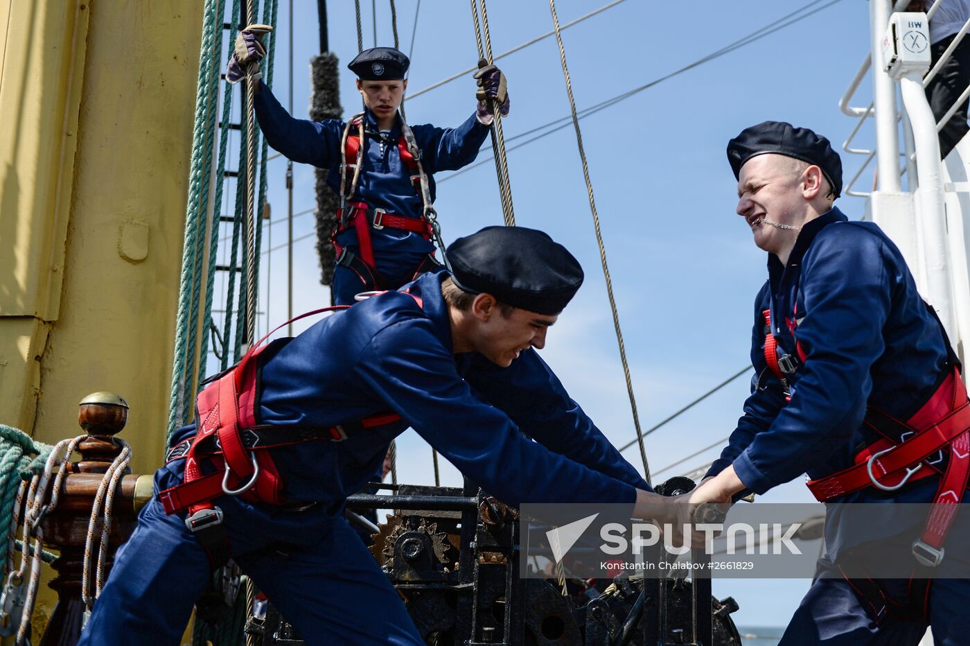 Train trip on barque Kruzenshtern