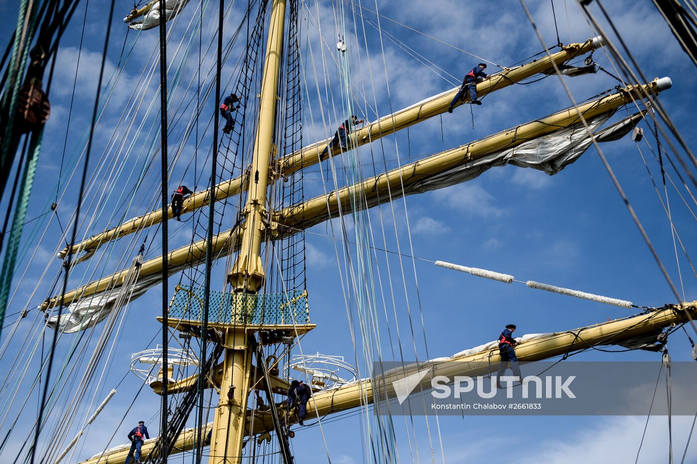 Train trip on barque Kruzenshtern