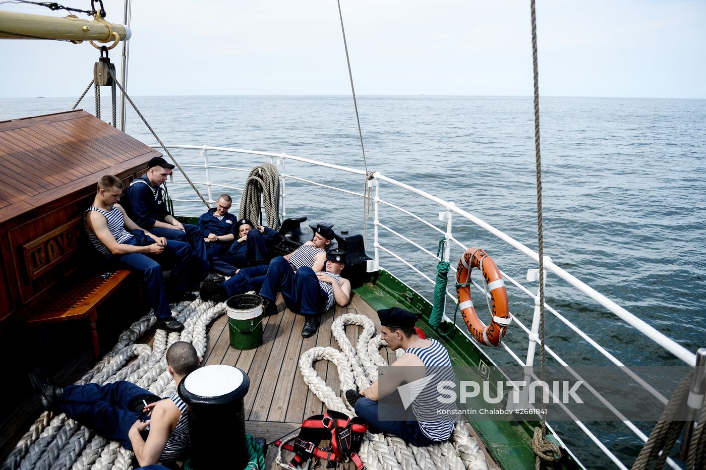 Train trip on barque Kruzenshtern